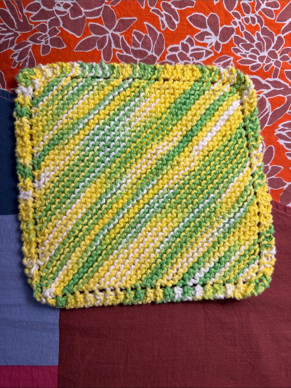 Hand knitted Washcloth - Picture 4 of 4